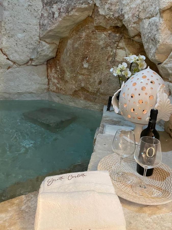 Bed and Breakfast Grotta Carlotta Остуни Экстерьер фото