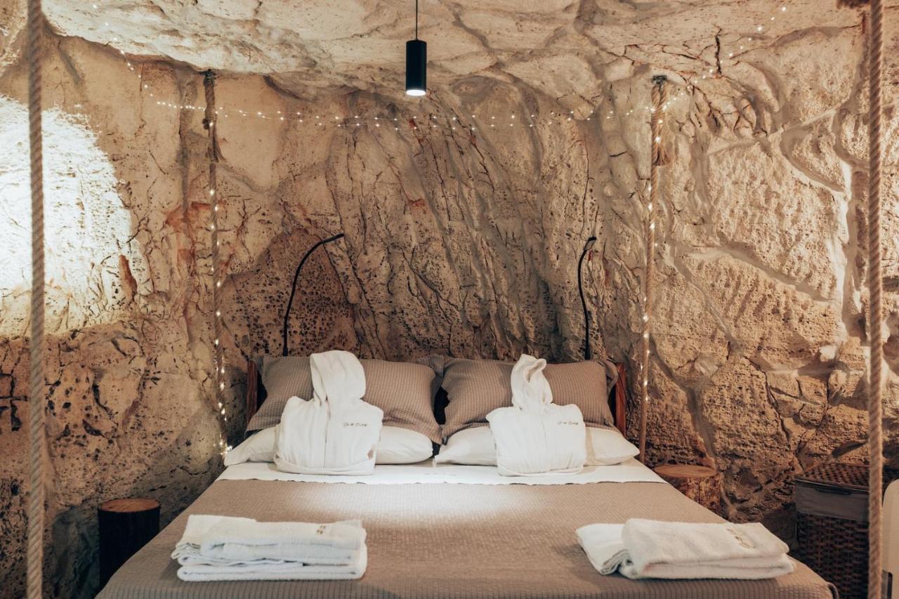 Bed and Breakfast Grotta Carlotta Остуни Экстерьер фото