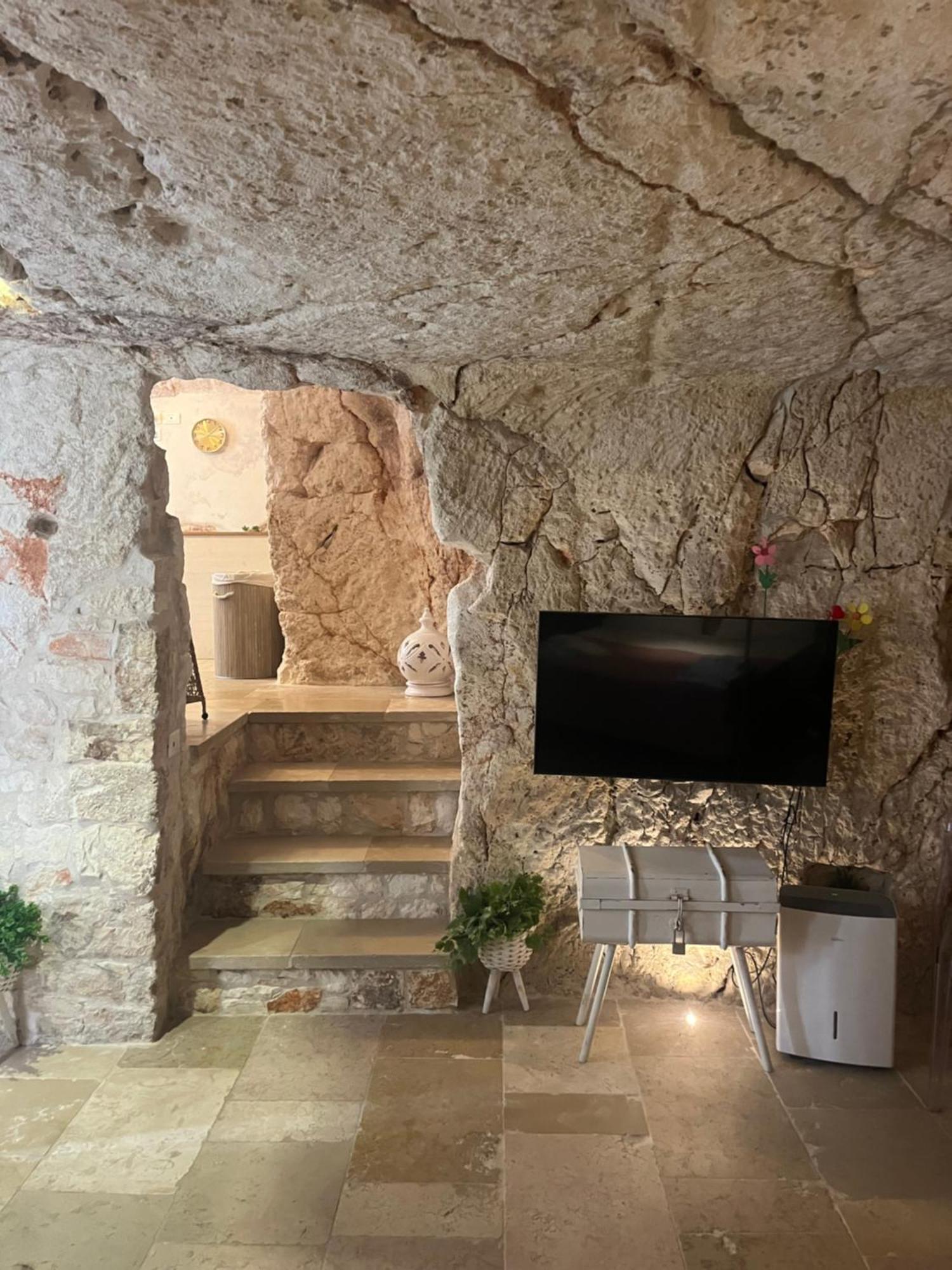 Bed and Breakfast Grotta Carlotta Остуни Экстерьер фото